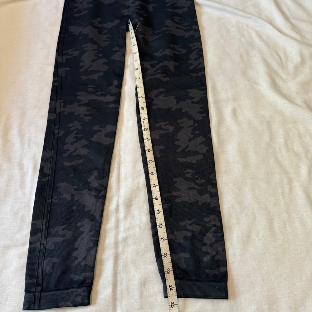 Spanx Large Look At Me Now Camo Seamless Leggings Camouflage - Picture 7 of 8